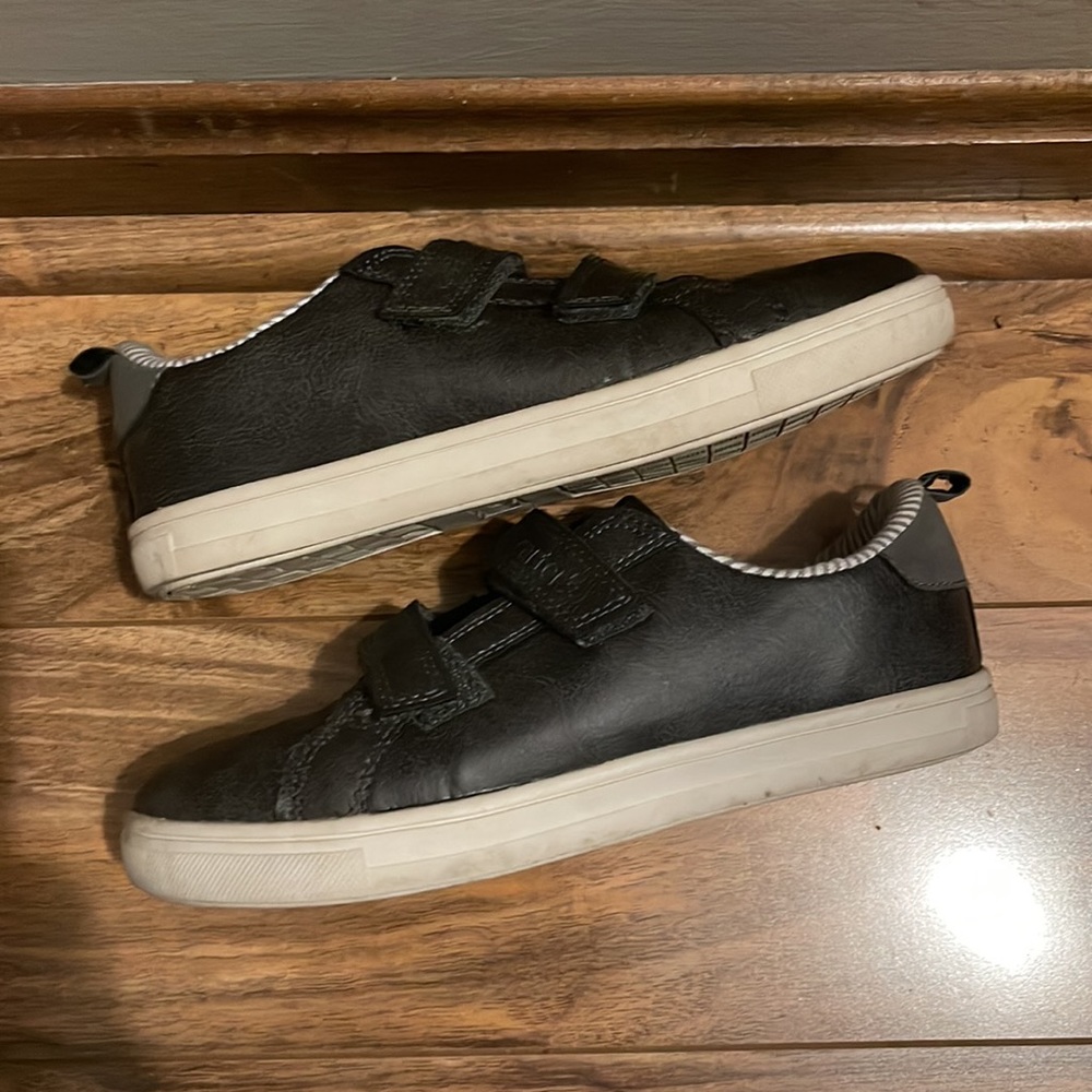 Carter’s Casual Velcro Sneakers - Picture 6 of 7